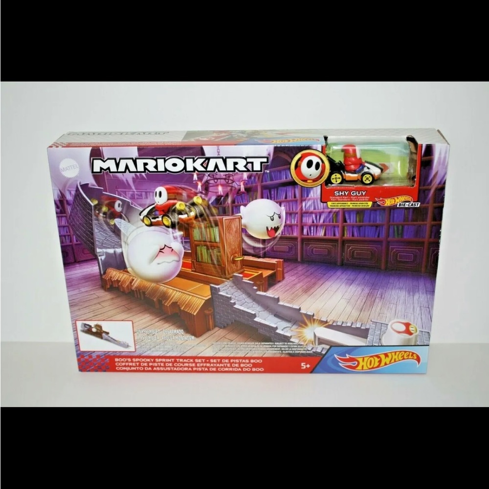 Hot Wheels Mario Kart Boo's Spooky Sprint Track Set Shy Guy NIB